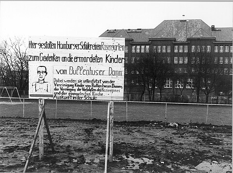 Foto des entstehenden Rosengartens